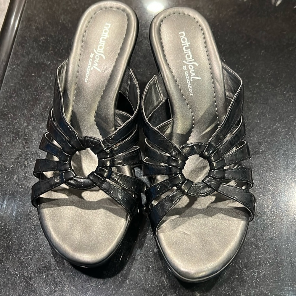 Naturalizer  wedge sandal so.e 7.5